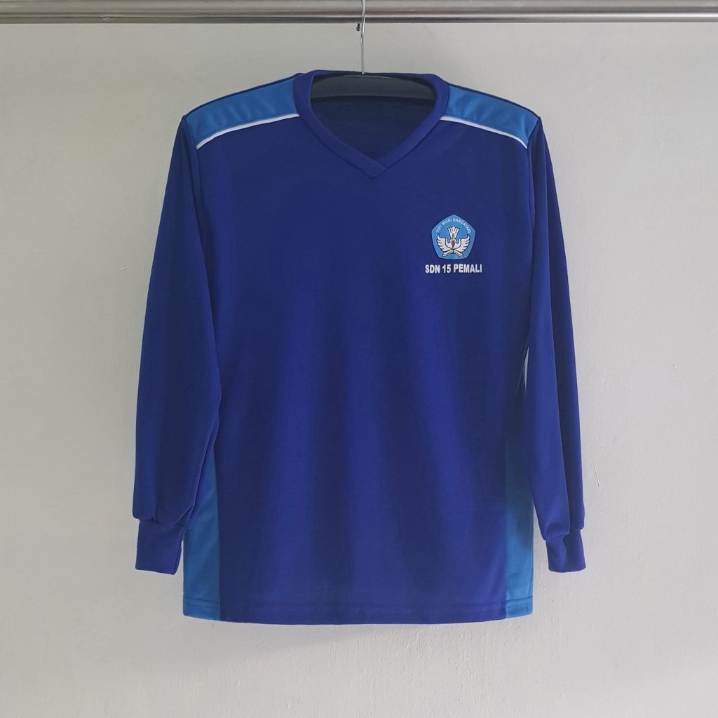 Celana Training Diadora dan Baju Olah Raga V-Neck